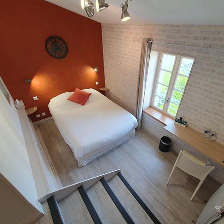 Logis Hotel Le Prince Noir Serignac-sur-Garonne Luaran gambar