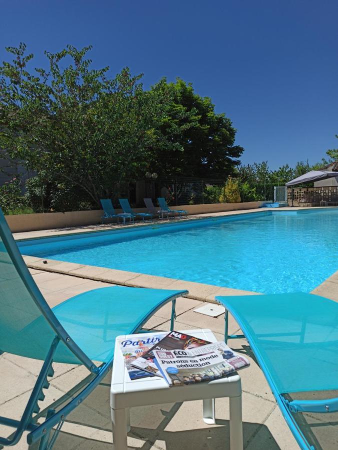 Logis Hotel Le Prince Noir Serignac-sur-Garonne Luaran gambar