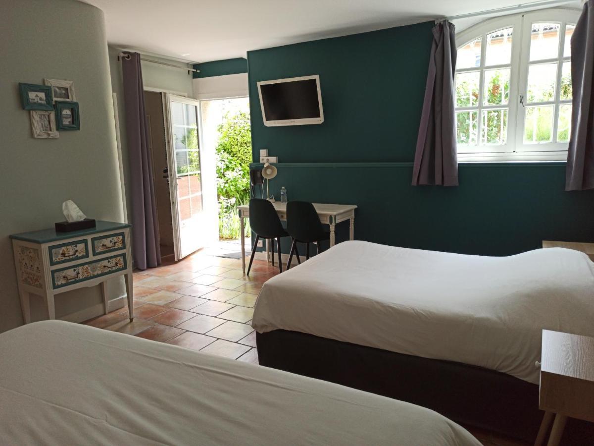 Logis Hotel Le Prince Noir Serignac-sur-Garonne Luaran gambar