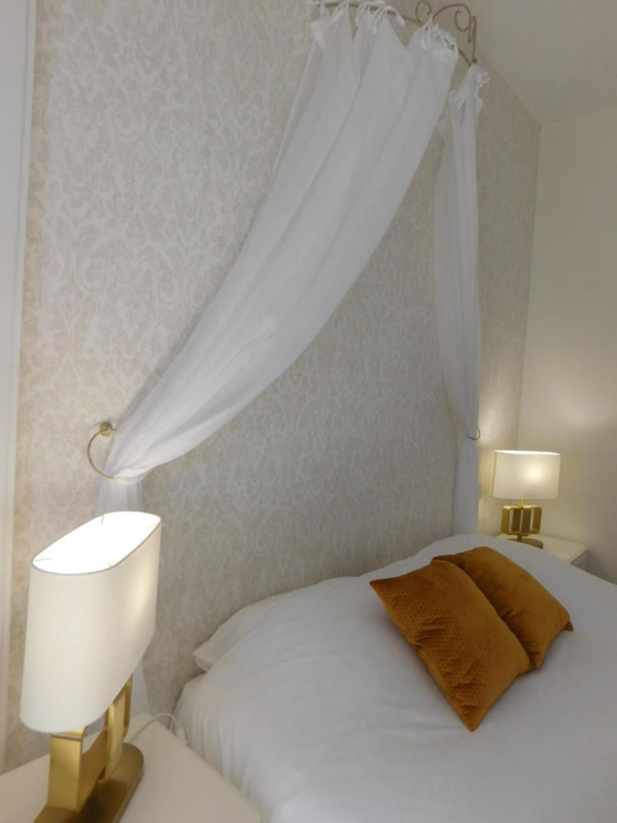 Logis Hotel Le Prince Noir Serignac-sur-Garonne Luaran gambar