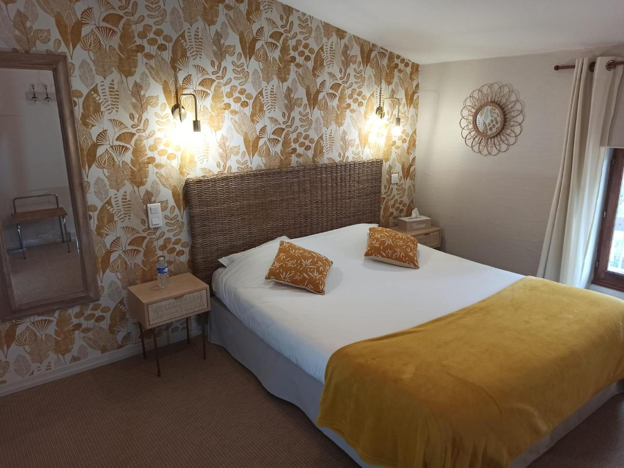 Logis Hotel Le Prince Noir Serignac-sur-Garonne Luaran gambar