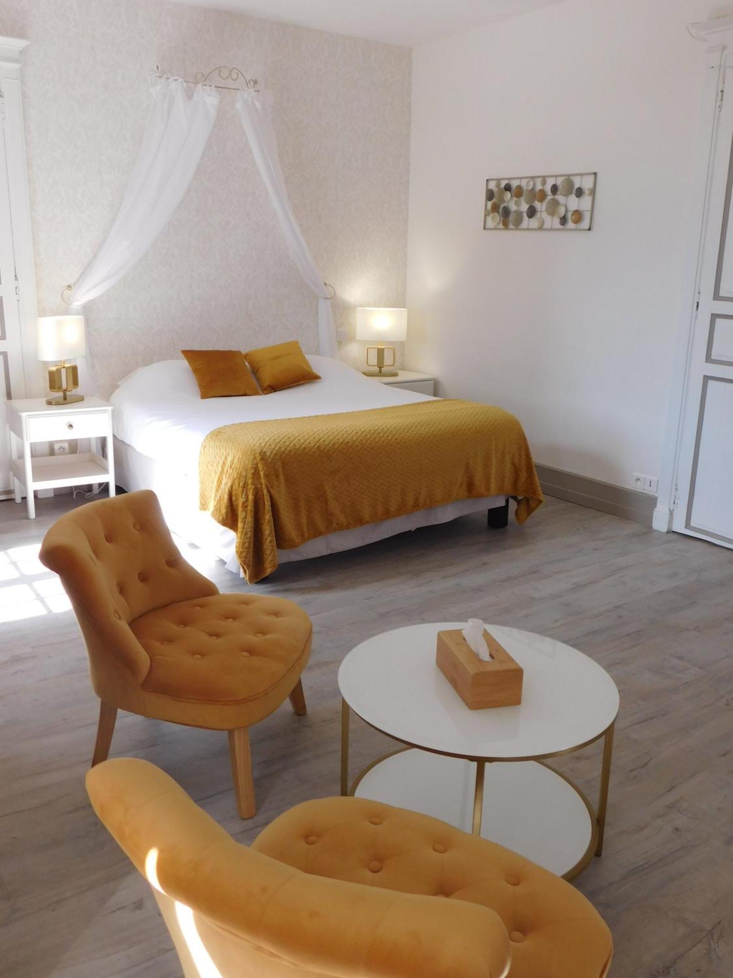 Logis Hotel Le Prince Noir Serignac-sur-Garonne Luaran gambar