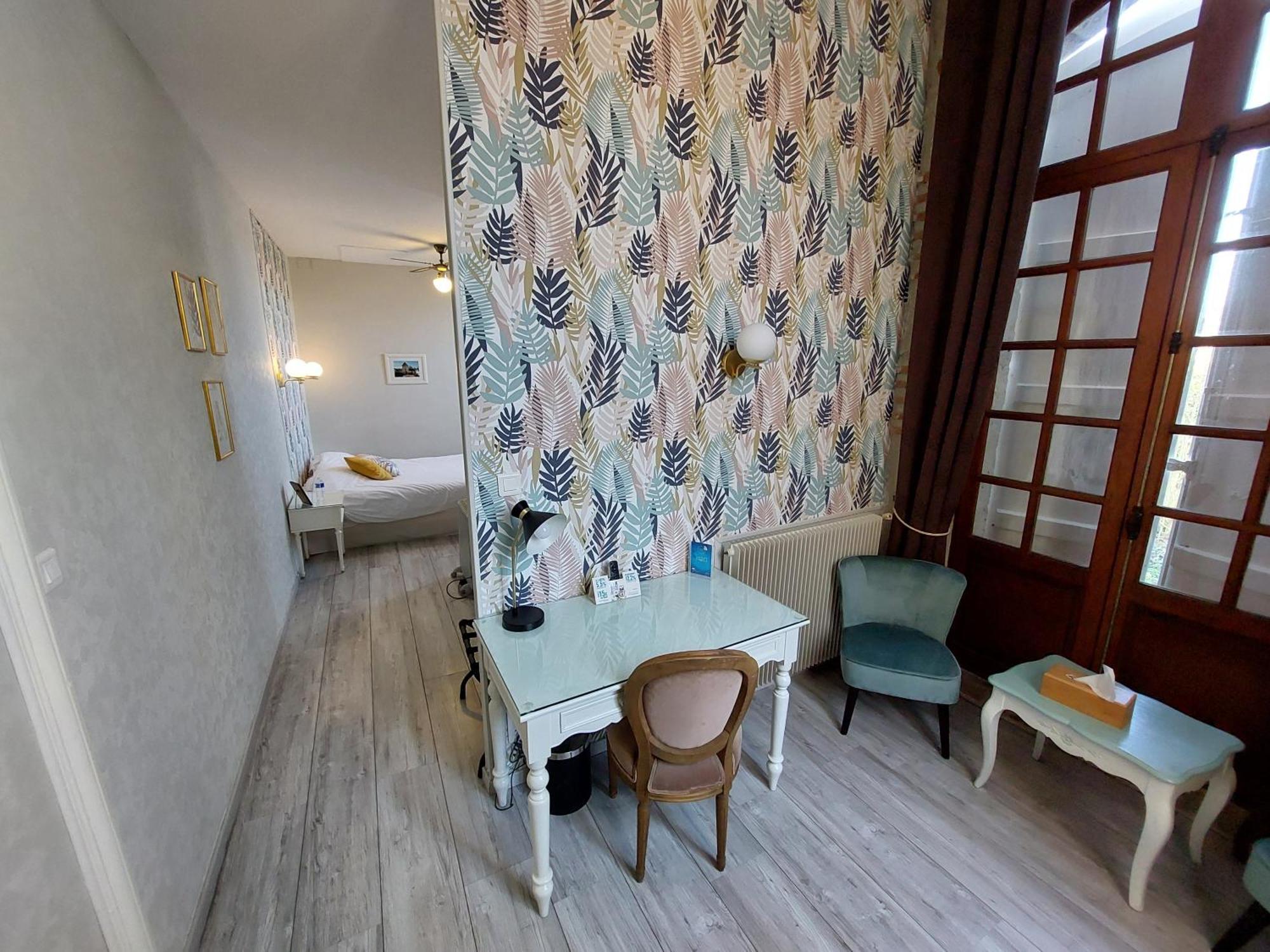 Logis Hotel Le Prince Noir Serignac-sur-Garonne Luaran gambar