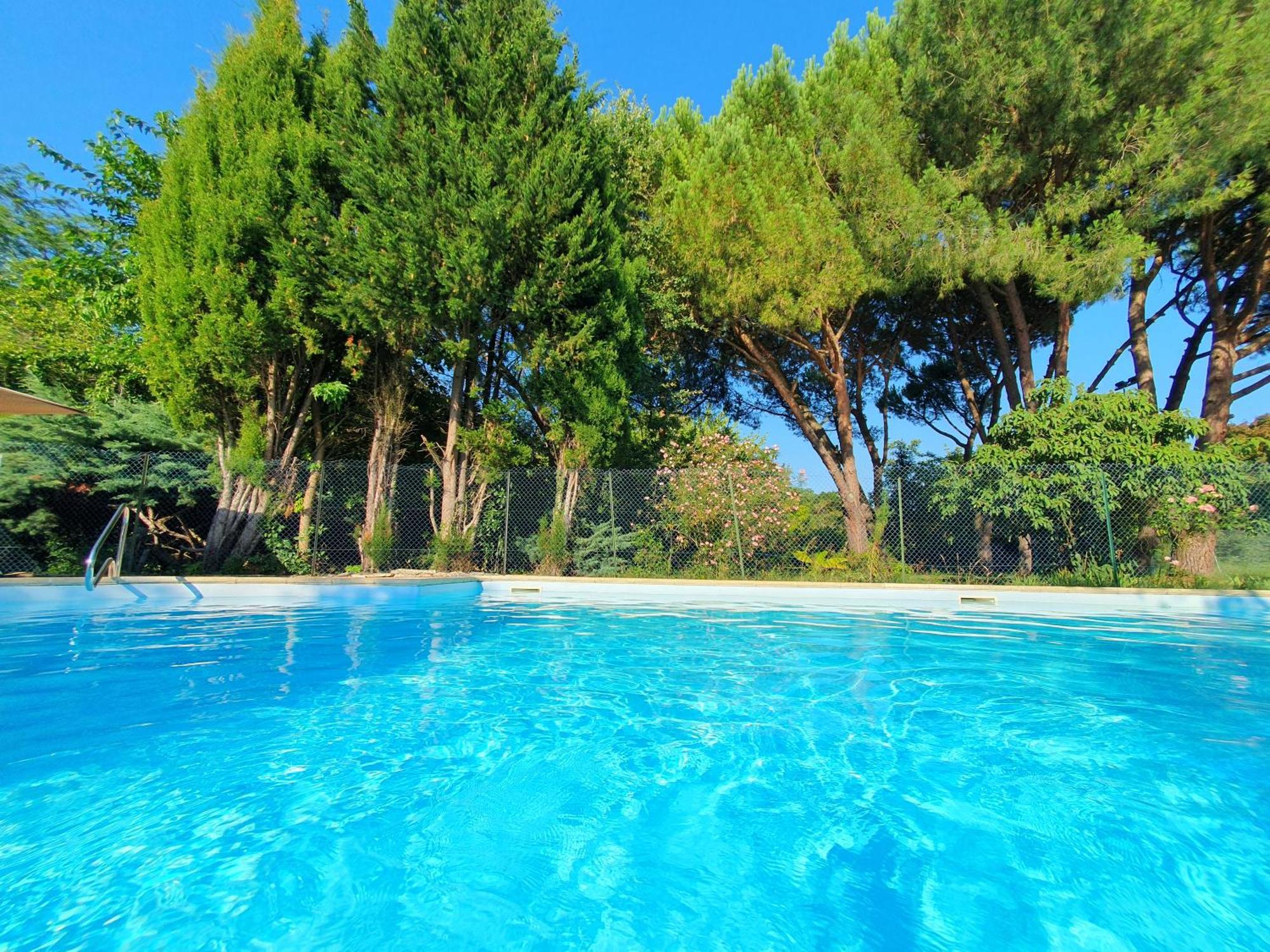 Logis Hotel Le Prince Noir Serignac-sur-Garonne Luaran gambar