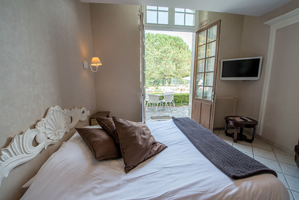 Logis Hotel Le Prince Noir Serignac-sur-Garonne Luaran gambar