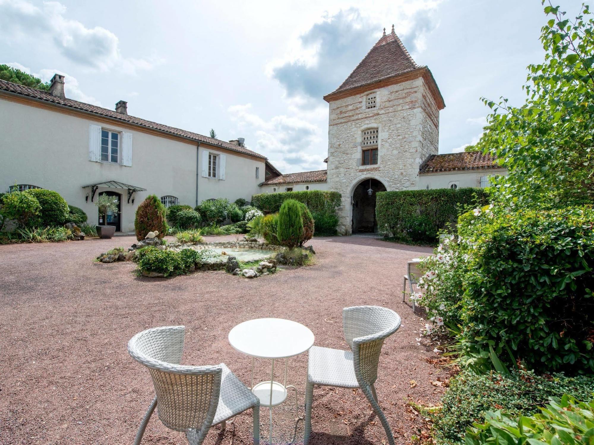 Logis Hotel Le Prince Noir Serignac-sur-Garonne Luaran gambar