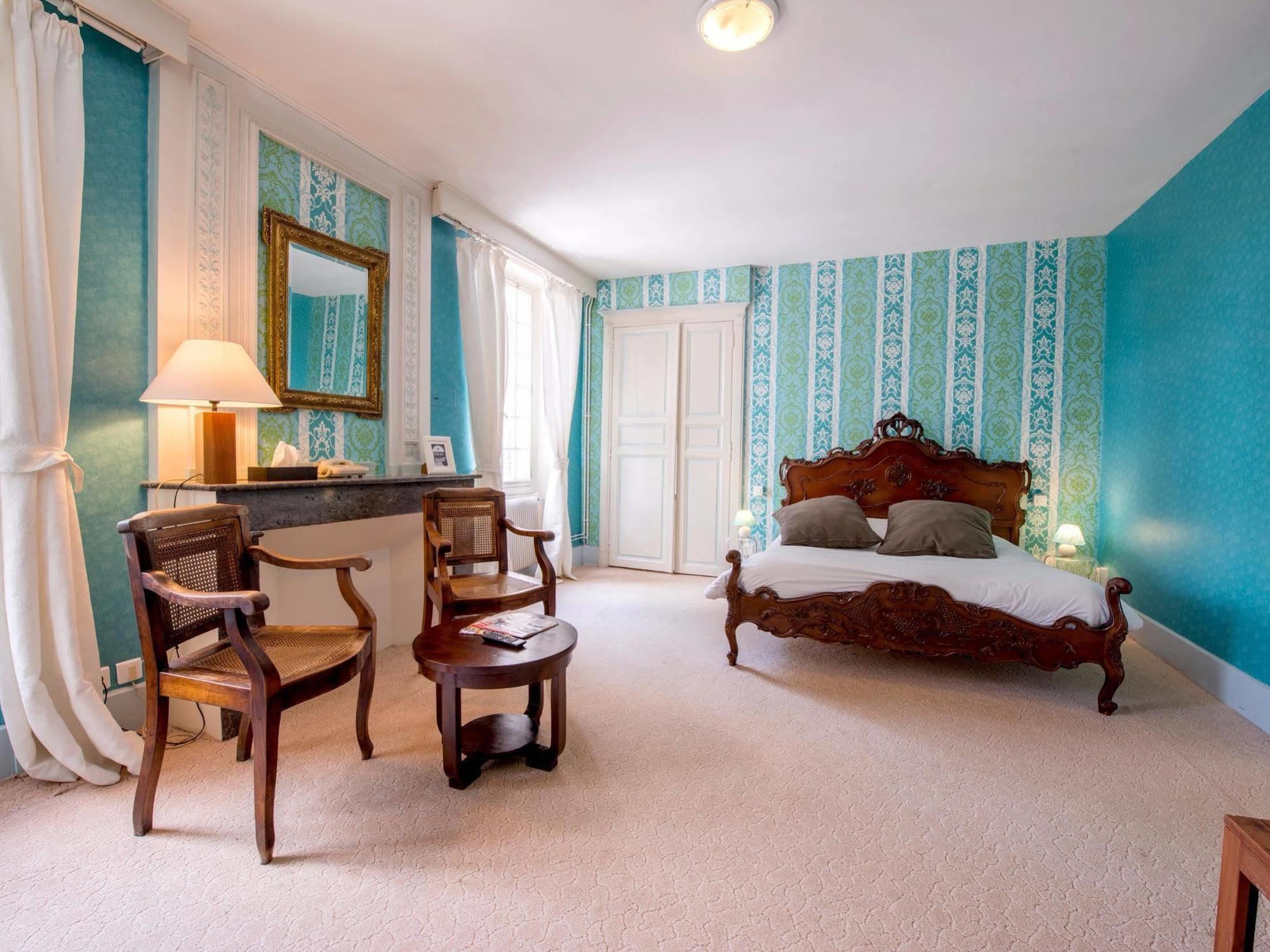 Logis Hotel Le Prince Noir Serignac-sur-Garonne Luaran gambar